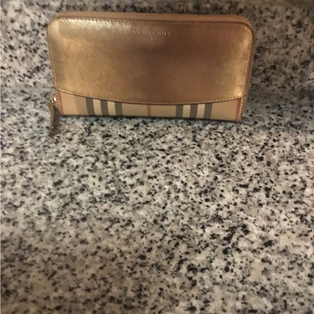 Burberry Gold and Beige Check Clutch - Picture 4 of 12